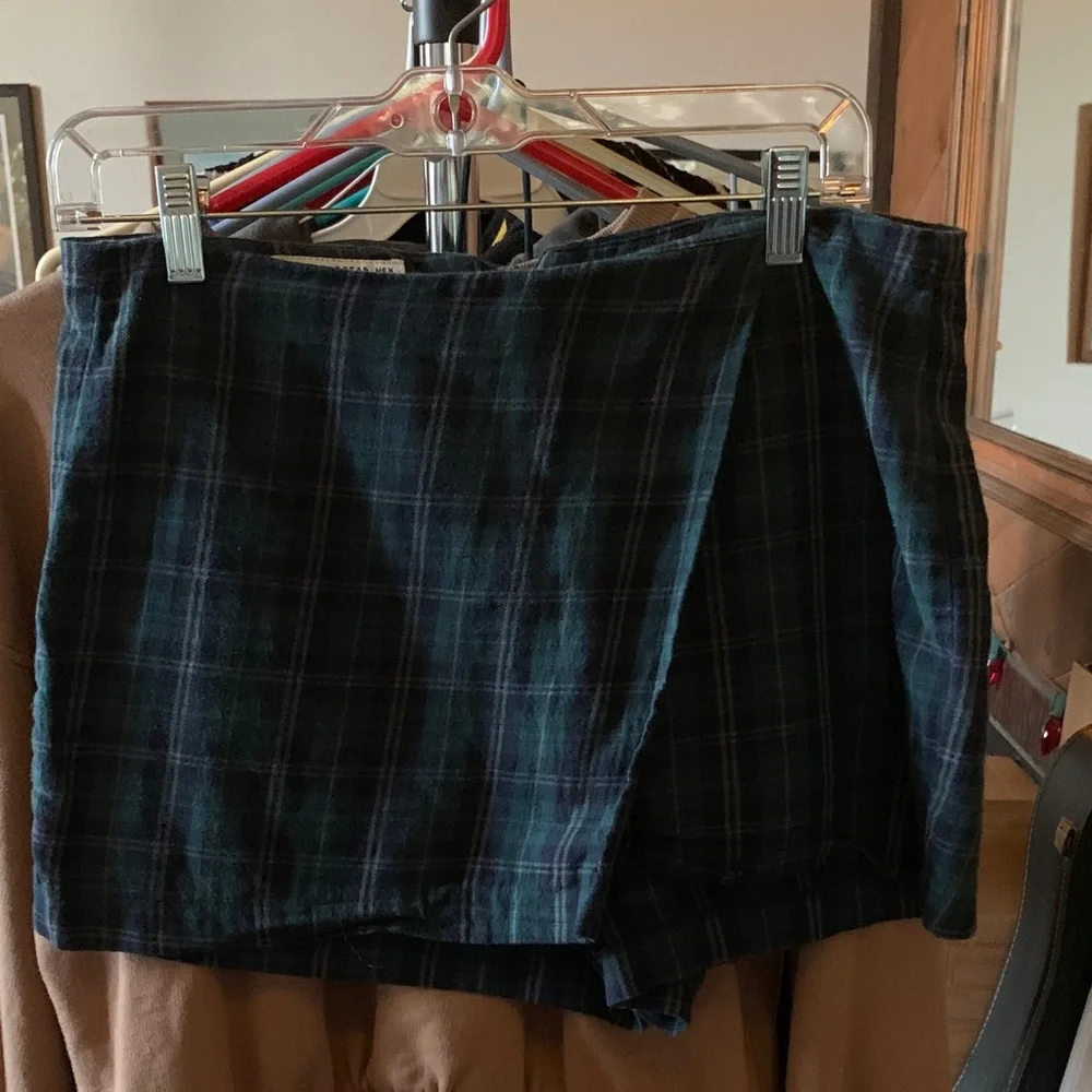 Pull&Bear Dark Plaid Mini Skirt - Picture 1 of 3
